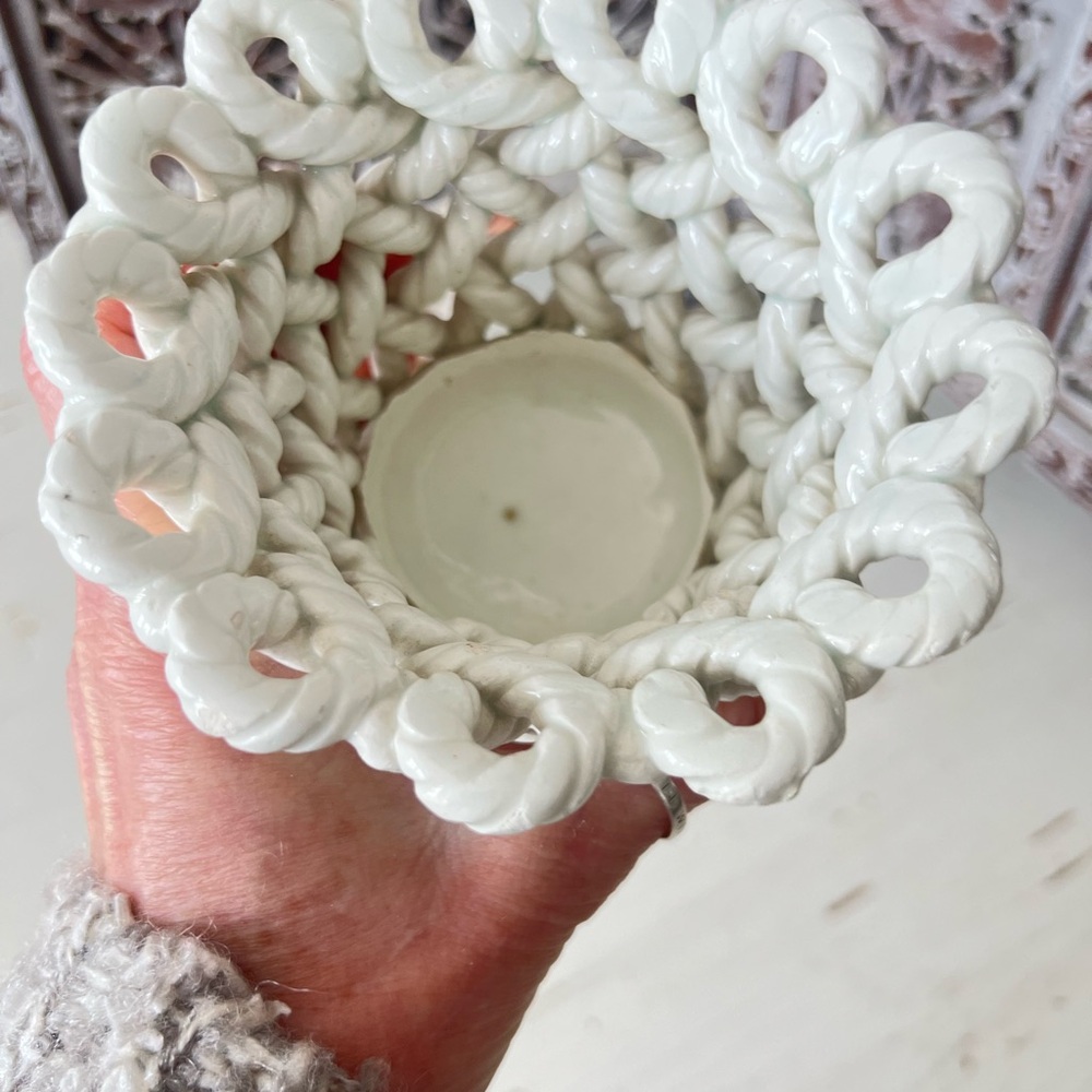 Elegant White Ceramic Woven Vase - Picture 4 of 6
